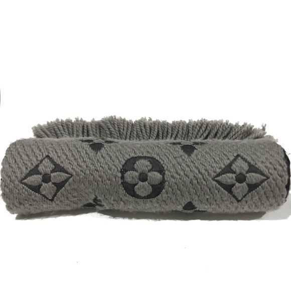 Authentic Louis Vuitton Monogram Logomania Wool Silk Scarf Logomania GM0168 - Picture 8 of 11